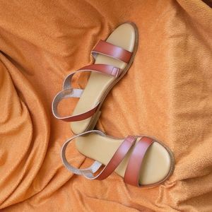 Strappy sandal